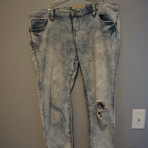 American Rag Acid Wash Distressed Ankle Mid Rise Boyfriend Jeans size 11 New